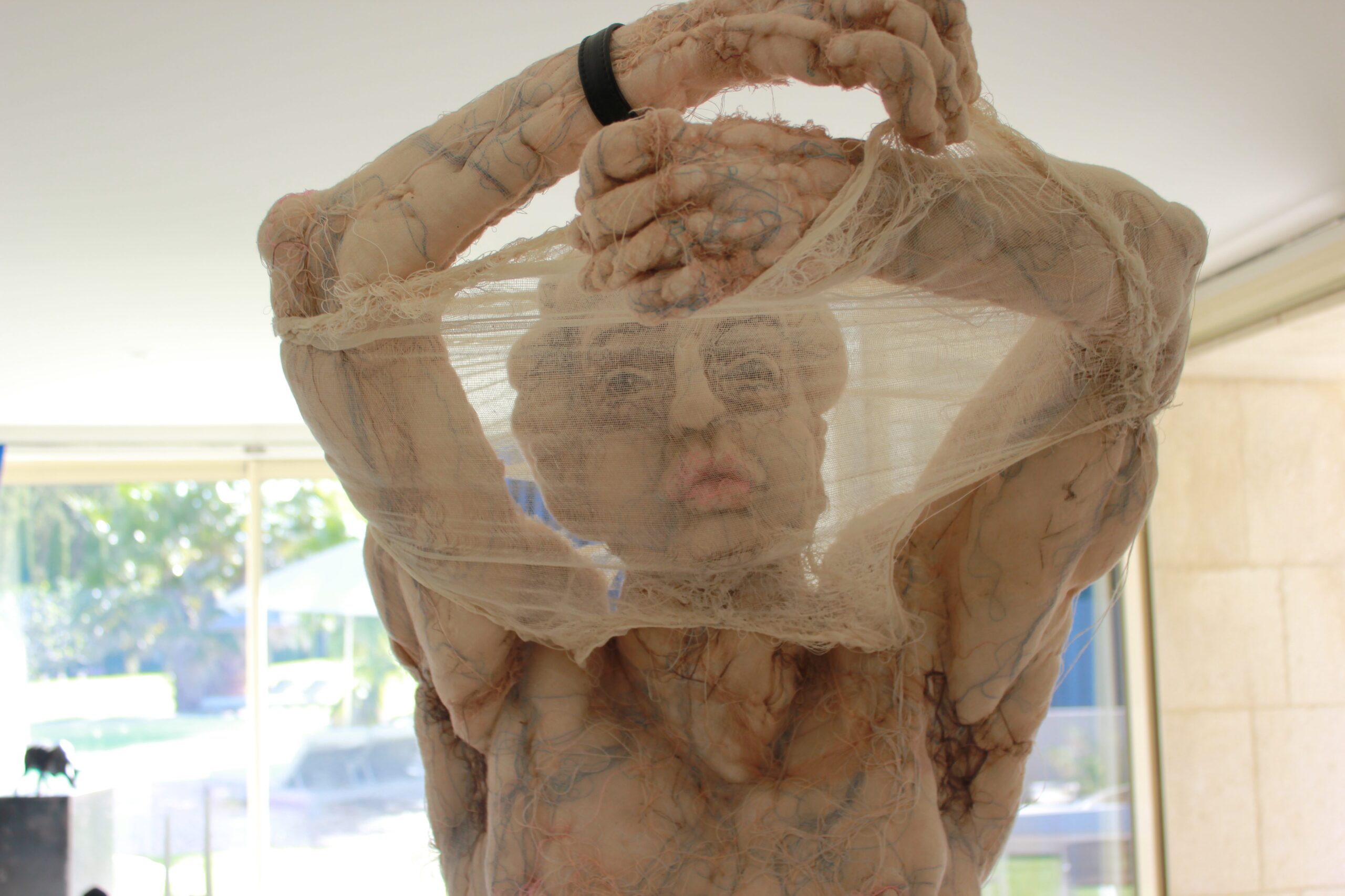 Déshabillez moi par Anne Bothuon - Oeuvres et Mobiliers d’Art - Mas Paloma